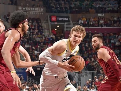 CLEVELAND, OH - DECEMBER 20: Lauri Markkanen #23 of the Utah Jazz drives to the basket during the game against the Cleveland Cavaliers on December 20, 2023 at Rocket Mortgage FieldHouse in Cleveland, Ohio. NOTE TO USER: User expressly acknowledges and agrees that, by downloading and/or using this Photograph, user is consenting to the terms and conditions of the Getty Images License Agreement. Mandatory Copyright Notice: Copyright 2023 NBAE (Photo by David Liam Kyle/NBAE via Getty Images)