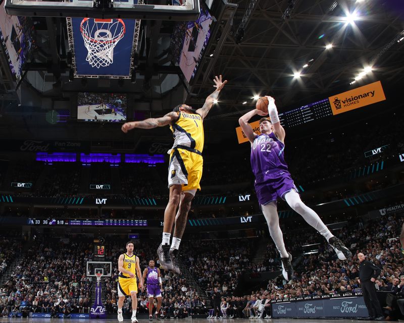 SALT LAKE CITY, UT - FEBRUARY 3: Kyle Filipowski #22 of the Utah Jazz shoots the ball during the game against the Indiana Pacers on February 3, 2025 at Delta Center in Salt Lake City, Utah. NOTE TO USER: User expressly acknowledges and agrees that, by downloading and or using this Photograph, User is consenting to the terms and conditions of the Getty Images License Agreement. Mandatory Copyright Notice: Copyright 2025 NBAE(Photo by Melissa Majchrzak/NBAE via Getty Images)