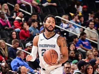 DETROIT, MI - DECEMBER 6: Derrick Rose #23 of the Memphis Grizzlies handles the ball during the game  on December 6, 2023 at Little Caesars Arena in Detroit, Michigan. NOTE TO USER: User expressly acknowledges and agrees that, by downloading and/or using this photograph, User is consenting to the terms and conditions of the Getty Images License Agreement. Mandatory Copyright Notice: Copyright 2023 NBAE (Photo by Chris Schwegler/NBAE via Getty Images)