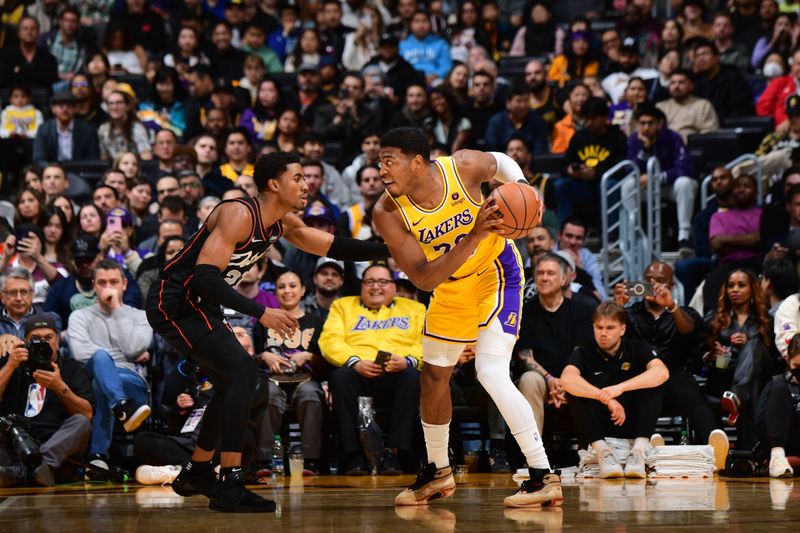 Can the Los Angeles Lakers Continue Their Winning Streak in Detroit?