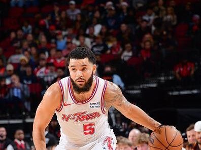 HOUSTON, TX - DECEMBER 6:   Fred VanVleet #5 of the Houston Rockets handles the ball during the game against the Oklahoma City Thunder on December 6, 2023 at the Toyota Center in Houston, Texas. NOTE TO USER: User expressly acknowledges and agrees that, by downloading and or using this photograph, User is consenting to the terms and conditions of the Getty Images License Agreement. Mandatory Copyright Notice: Copyright 2023 NBAE (Photo by Michael Gonzales/NBAE via Getty Images)