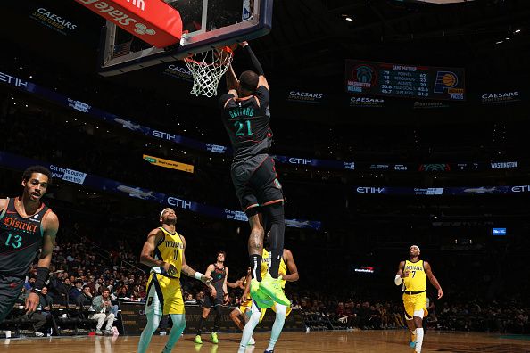 WASHINGTON, DC -? DECEMBER 15:  Daniel Gafford #21 of the Washington Wizards dunks the ball during the game against the Indiana Pacers on December 15, 2023 at Capital One Arena in Washington, DC. NOTE TO USER: User expressly acknowledges and agrees that, by downloading and or using this Photograph, user is consenting to the terms and conditions of the Getty Images License Agreement. Mandatory Copyright Notice: Copyright 2023 NBAE (Photo by Stephen Gosling/NBAE via Getty Images)