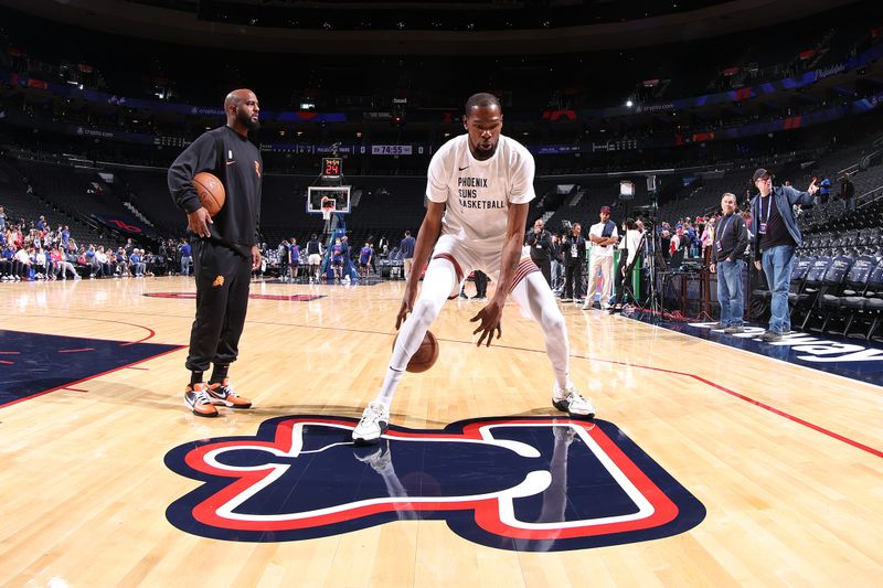 PHILADELPHIA, PENNSYLVANIA - NOVEMBER 04: Kevin Durant #35 of the Phoenix Suns warms up before playing against the Philadelphia 76ers at the Wells Fargo Center on November 04, 2023 in Philadelphia, Pennsylvania. NOTE TO USER: User expressly acknowledges and agrees that, by downloading and or using this photograph, User is consenting to the terms and conditions of the Getty Images License Agreement. (Photo by Tim Nwachukwu/Getty Images)