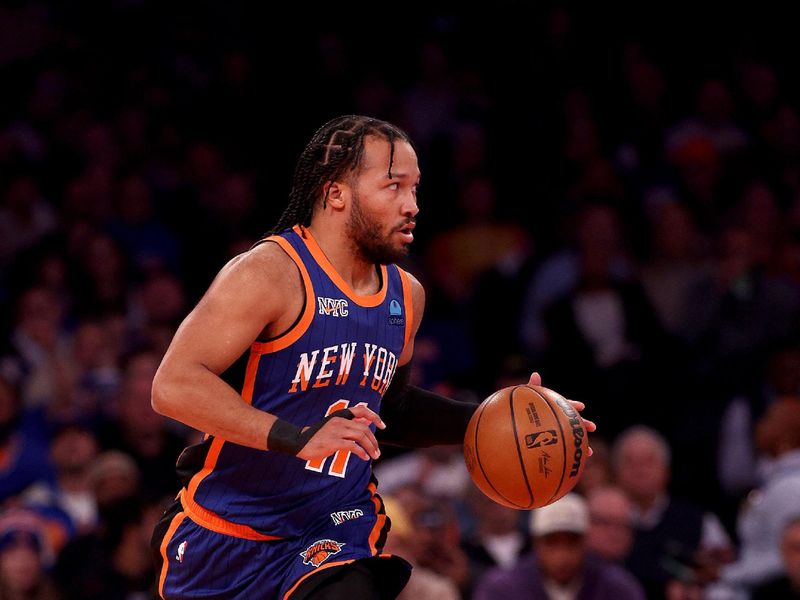 NEW YORK, NEW YORK - NOVEMBER 28:  Jalen Brunson #11 of the New York Knicks leads the offense during the first half of an NBA In-Season Tournament game against the Charlotte Hornets at Madison Square Garden on November 28, 2023 in New York City. NOTE TO USER: User expressly acknowledges and agrees that, by downloading and or using this photograph, User is consenting to the terms and conditions of the Getty Images License Agreement. (Photo by Elsa/Getty Images)