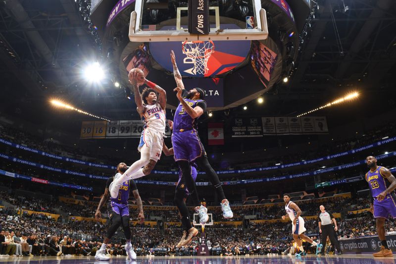 LOS ANGELES, CA - MARCH 22: Kelly Oubre Jr. #9 of the Philadelphia 76ers drives to the basket during the game against the Los Angeles Lakers on March 22, 2024 at Crypto.Com Arena in Los Angeles, California. NOTE TO USER: User expressly acknowledges and agrees that, by downloading and/or using this Photograph, user is consenting to the terms and conditions of the Getty Images License Agreement. Mandatory Copyright Notice: Copyright 2024 NBAE (Photo by Adam Pantozzi/NBAE via Getty Images)