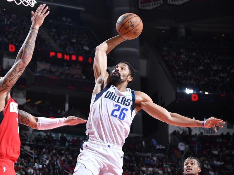 HOUSTON, TX - JANUARY 01   Spencer Dinwiddie #26 of the Dallas Mavericks dunks the ball during the game against the Houston Rockets on January 01, 2025 at the Toyota Center in Houston, Texas. NOTE TO USER: User expressly acknowledges and agrees that, by downloading and or using this photograph, User is consenting to the terms and conditions of the Getty Images License Agreement. Mandatory Copyright Notice: Copyright 2025 NBAE (Photo by Logan Riely/NBAE via Getty Images)