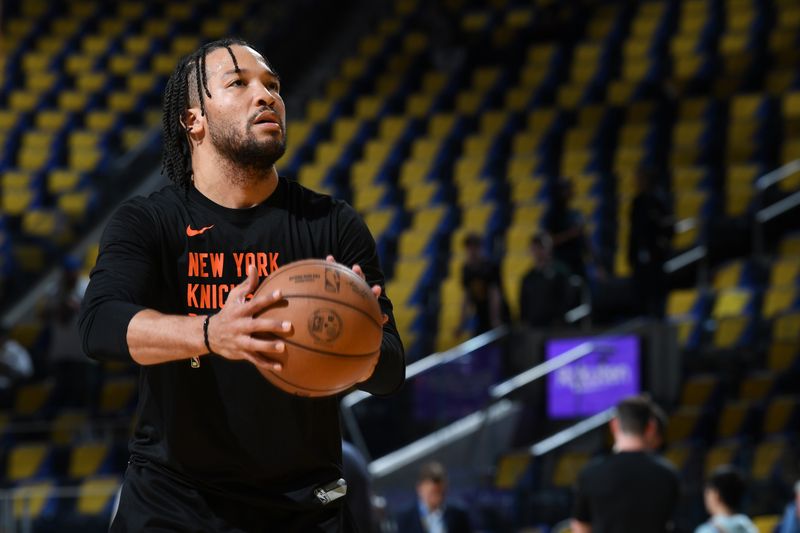 SAN FRANCISCO, CA - MARCH 18: Jalen Brunson #11 of the New York Knicks warms up before the game against the Golden State Warriors on MARCH 18, 2024 at Chase Center in San Francisco, California. NOTE TO USER: User expressly acknowledges and agrees that, by downloading and or using this photograph, user is consenting to the terms and conditions of Getty Images License Agreement. Mandatory Copyright Notice: Copyright 2024 NBAE (Photo by Noah Graham/NBAE via Getty Images)