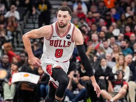 TORONTO, ON - NOVEMBER 24: Zach LaVine #8 of the Chicago Bulls dribbles against the Toronto Raptors during the second half of their NBA In-Season Tournament game at the Scotiabank Arena on November 24, 2023 in Toronto, Ontario, Canada. NOTE TO USER: User expressly acknowledges and agrees that, by downloading and/or using this Photograph, user is consenting to the terms and conditions of the Getty Images License Agreement. (Photo by Mark Blinch/Getty Images)