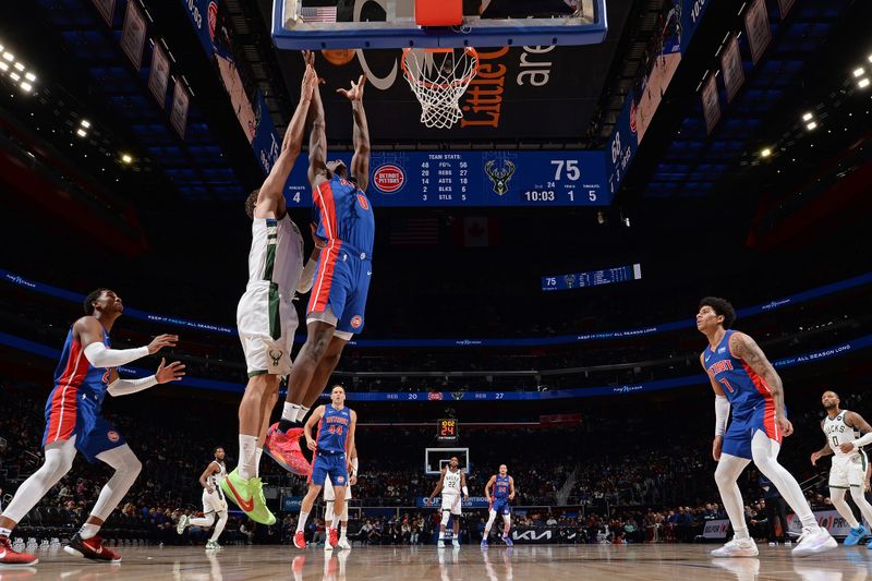 DETROIT, MI - JANUARY 20: Jalen Duren #0 of the Detroit Pistons rebounds during the game against the Milwaukee Bucks on January 20, 2024 at Little Caesars Arena in Detroit, Michigan. NOTE TO USER: User expressly acknowledges and agrees that, by downloading and/or using this photograph, User is consenting to the terms and conditions of the Getty Images License Agreement. Mandatory Copyright Notice: Copyright 2024 NBAE (Photo by Chris Schwegler/NBAE via Getty Images)