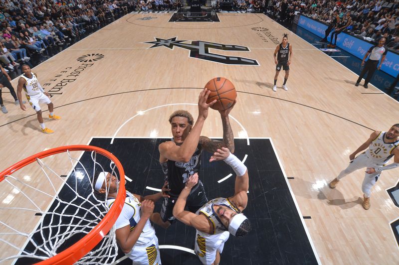 SAN ANTONIO, TX - MARCH 3: Jeremy Sochan #10 of the San Antonio Spurs drives to the basket during the game against the Indiana Pacers on March 3, 2024 at the Frost Bank Center in San Antonio, Texas. NOTE TO USER: User expressly acknowledges and agrees that, by downloading and or using this photograph, user is consenting to the terms and conditions of the Getty Images License Agreement. Mandatory Copyright Notice: Copyright 2024 NBAE (Photos by Michael Gonzales/NBAE via Getty Images)