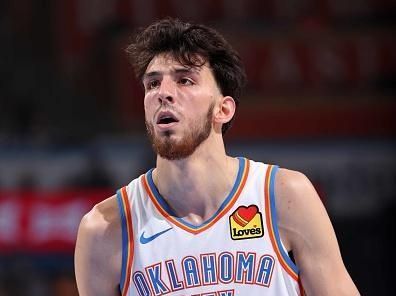 OKLAHOMA CITY, OK - NOVEMBER 1: Chet Holmgren #7 of the Oklahoma City Thunder prepares to shoot a free throw during the game against the New Orleans Pelicans on November 1, 2023 at Paycom Arena in Oklahoma City, Oklahoma. NOTE TO USER: User expressly acknowledges and agrees that, by downloading and or using this photograph, User is consenting to the terms and conditions of the Getty Images License Agreement. Mandatory Copyright Notice: Copyright 2023 NBAE (Photo by Joe Murphy/NBAE via Getty Images)