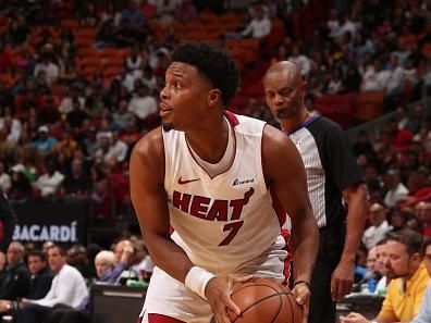 MIAMI, FL - DECEMBER 2: Kyle Lowry #7 of the Miami Heat handles the ball during the game against the Indiana Pacers on December 2, 2023 at Kaseya Center in Miami, Florida. NOTE TO USER: User expressly acknowledges and agrees that, by downloading and or using this Photograph, user is consenting to the terms and conditions of the Getty Images License Agreement. Mandatory Copyright Notice: Copyright 2023 NBAE (Photo by Issac Baldizon/NBAE via Getty Images)