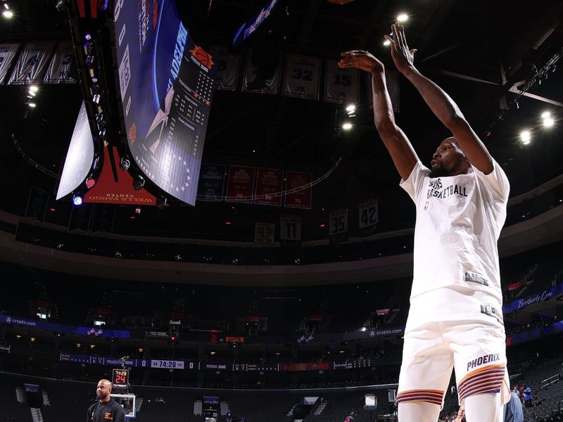 PHILADELPHIA, PENNSYLVANIA - NOVEMBER 04: Kevin Durant #35 of the Phoenix Suns warms up before playing against the Philadelphia 76ers at the Wells Fargo Center on November 04, 2023 in Philadelphia, Pennsylvania. NOTE TO USER: User expressly acknowledges and agrees that, by downloading and or using this photograph, User is consenting to the terms and conditions of the Getty Images License Agreement. (Photo by Tim Nwachukwu/Getty Images)