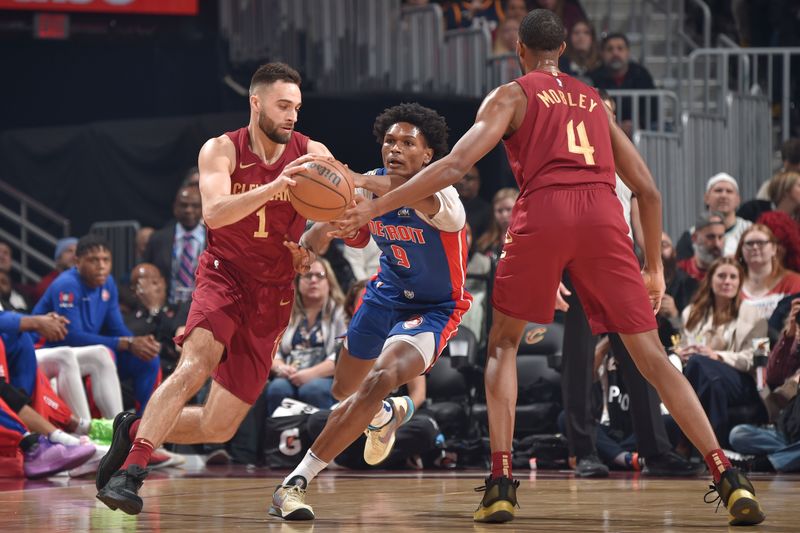 CLEVELAND, OH - JANUARY 31: Max Strus #1 of the Cleveland Cavaliers dribbles the ball during the game against the Detroit Pistons on January 31, 2024 at Rocket Mortgage FieldHouse in Cleveland, Ohio. NOTE TO USER: User expressly acknowledges and agrees that, by downloading and/or using this Photograph, user is consenting to the terms and conditions of the Getty Images License Agreement. Mandatory Copyright Notice: Copyright 2024 NBAE (Photo by David Liam Kyle/NBAE via Getty Images)