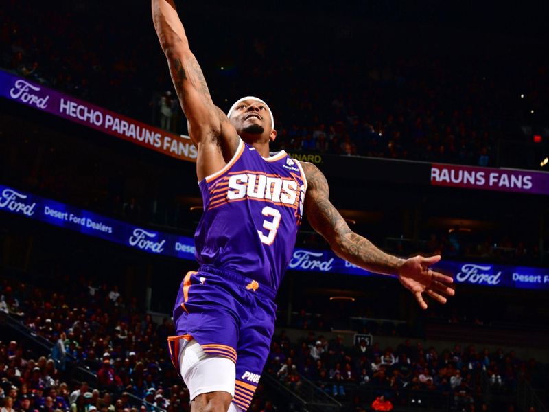 PHOENIX, AZ - JANUARY 7: Bradley Beal #3 of the Phoenix Suns dunks the ball during the game against the Memphis Grizzlies on January 7, 2024 at Footprint Center in Phoenix, Arizona. NOTE TO USER: User expressly acknowledges and agrees that, by downloading and or using this photograph, user is consenting to the terms and conditions of the Getty Images License Agreement. Mandatory Copyright Notice: Copyright 2024 NBAE (Photo by Barry Gossage/NBAE via Getty Images)