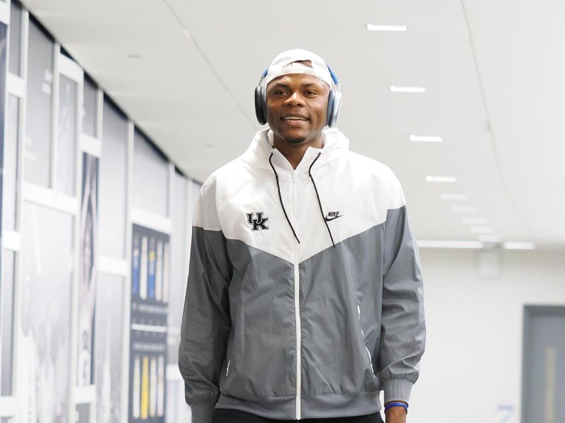 INDIANAPOLIS, IN - APRIL 1: Oscar Tshiebwe #44 of the Indiana Pacers arrives to the arena before the game against the Brooklyn Nets on April 1, 2024 at Gainbridge Fieldhouse in Indianapolis, Indiana. NOTE TO USER: User expressly acknowledges and agrees that, by downloading and or using this Photograph, user is consenting to the terms and conditions of the Getty Images License Agreement. Mandatory Copyright Notice: Copyright 2024 NBAE (Photo by Ron Hoskins/NBAE via Getty Images)