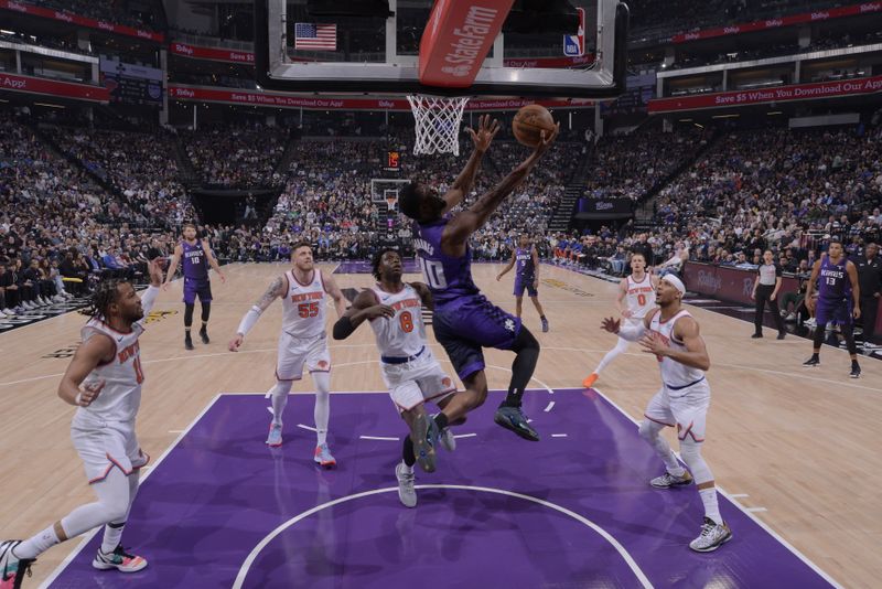 SACRAMENTO, CA - MARCH 16: Harrison Barnes #40 of the Sacramento Kings drives to the basket during the game against the New York Knicks on March 16, 2024 at Golden 1 Center in Sacramento, California. NOTE TO USER: User expressly acknowledges and agrees that, by downloading and or using this Photograph, user is consenting to the terms and conditions of the Getty Images License Agreement. Mandatory Copyright Notice: Copyright 2024 NBAE (Photo by Rocky Widner/NBAE via Getty Images)