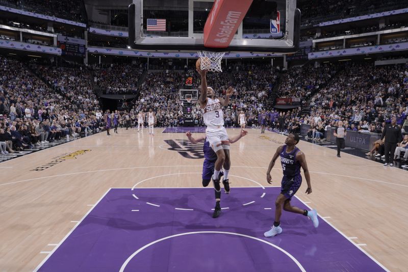 SACRAMENTO, CA - APRIL 12: Bradley Beal #3 of the Phoenix Suns drives to the basket during the game against the Sacramento Kings on April 12, 2024 at Golden 1 Center in Sacramento, California. NOTE TO USER: User expressly acknowledges and agrees that, by downloading and or using this Photograph, user is consenting to the terms and conditions of the Getty Images License Agreement. Mandatory Copyright Notice: Copyright 2024 NBAE (Photo by Rocky Widner/NBAE via Getty Images)