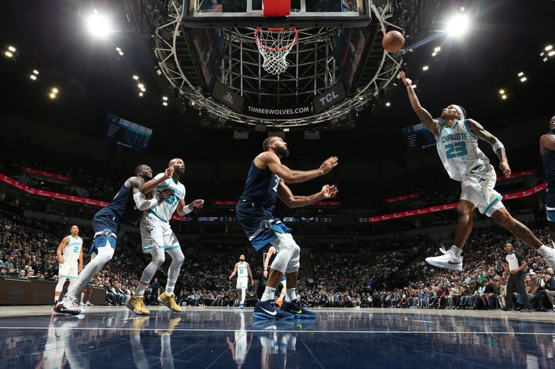MINNEAPOLIS, MN -  NOVEMBER 4: Tre Mann #23 of the Charlotte Hornets drives to the basket during the game against the Minnesota Timberwolves on November 4, 2024 at Target Center in Minneapolis, Minnesota. NOTE TO USER: User expressly acknowledges and agrees that, by downloading and or using this Photograph, user is consenting to the terms and conditions of the Getty Images License Agreement. Mandatory Copyright Notice: Copyright 2024 NBAE (Photo by David Sherman/NBAE via Getty Images)