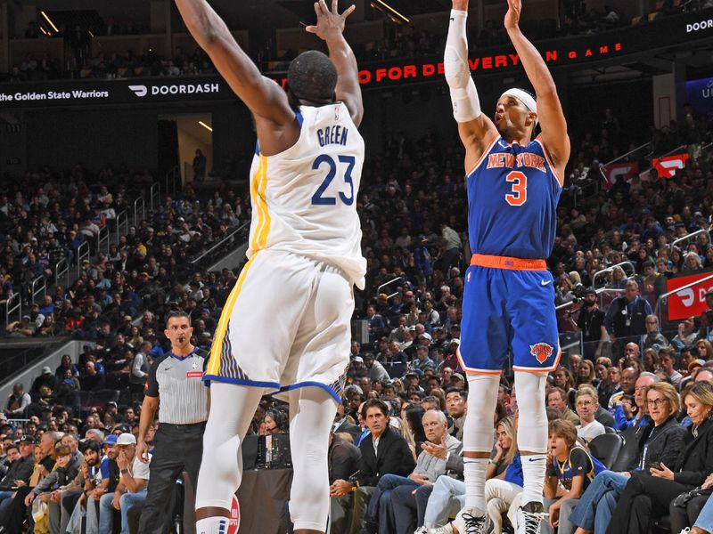 SAN FRANCISCO, CA - MARCH 18:  Josh Hart #3 of the New York Knicks shoots a three point basket during the game against the Golden State Warriors on MARCH 18, 2024 at Chase Center in San Francisco, California. NOTE TO USER: User expressly acknowledges and agrees that, by downloading and or using this photograph, user is consenting to the terms and conditions of Getty Images License Agreement. Mandatory Copyright Notice: Copyright 2024 NBAE (Photo by Noah Graham/NBAE via Getty Images)