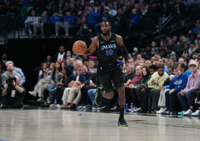 DALLAS, TX - JANUARY 24: Tim Hardaway Jr. #10 of the Dallas Mavericks dribbles the ball during the game against the Phoenix Suns on January 24, 2024 at the American Airlines Center in Dallas, Texas. NOTE TO USER: User expressly acknowledges and agrees that, by downloading and or using this photograph, User is consenting to the terms and conditions of the Getty Images License Agreement. Mandatory Copyright Notice: Copyright 2024 NBAE (Photo by Glenn James/NBAE via Getty Images)