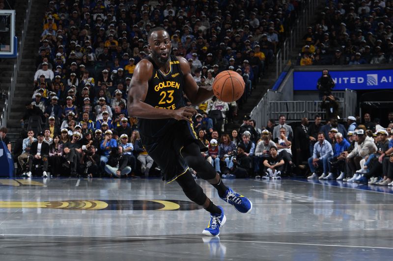 SAN FRANCISCO, CA - NOVEMBER 12: Draymond Green #23 of the Golden State Warriors drives to the basket during the game against the Dallas Mavericks during the Emirates NBA Cup game on November 12, 2024 at Chase Center in San Francisco, California. NOTE TO USER: User expressly acknowledges and agrees that, by downloading and or using this photograph, user is consenting to the terms and conditions of Getty Images License Agreement. Mandatory Copyright Notice: Copyright 2024 NBAE (Photo by Noah Graham/NBAE via Getty Images)