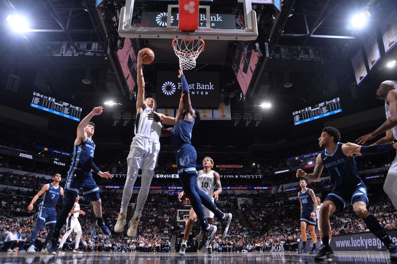 SAN ANTONIO, TX - MARCH 22  Zach Collins #23 of the San Antonio Spurs drives to the basket during the game against the Memphis Grizzlies on March 22, 2024 at the Frost Bank Center in San Antonio, Texas. NOTE TO USER: User expressly acknowledges and agrees that, by downloading and or using this photograph, user is consenting to the terms and conditions of the Getty Images License Agreement. Mandatory Copyright Notice: Copyright 2024 NBAE (Photos by Michael Gonzales/NBAE via Getty Images)