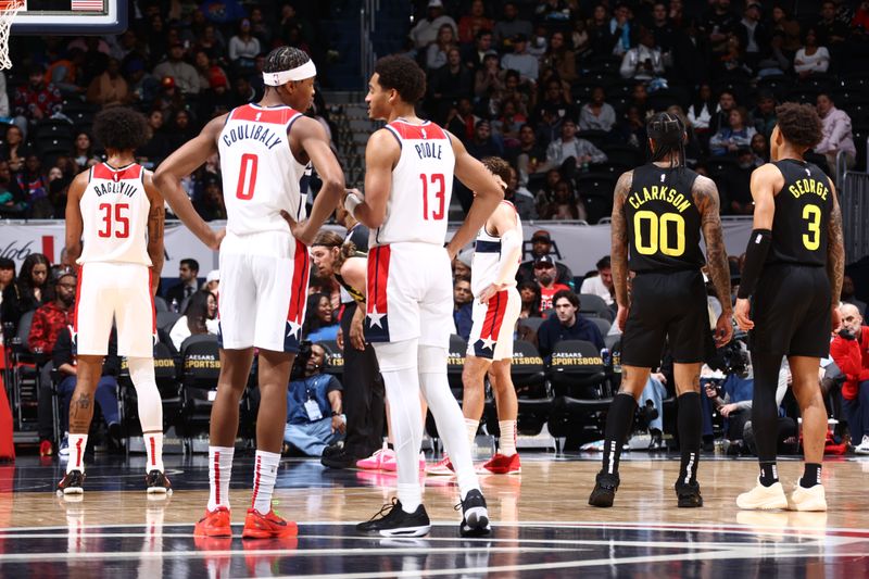 WASHINGTON, DC -? JANUARY 25: Players huddle up during the game on January 25, 2024 at Capital One Arena in Washington, DC. NOTE TO USER: User expressly acknowledges and agrees that, by downloading and or using this Photograph, user is consenting to the terms and conditions of the Getty Images License Agreement. Mandatory Copyright Notice: Copyright 2024 NBAE (Photo by Kenny Giarla/NBAE via Getty Images)