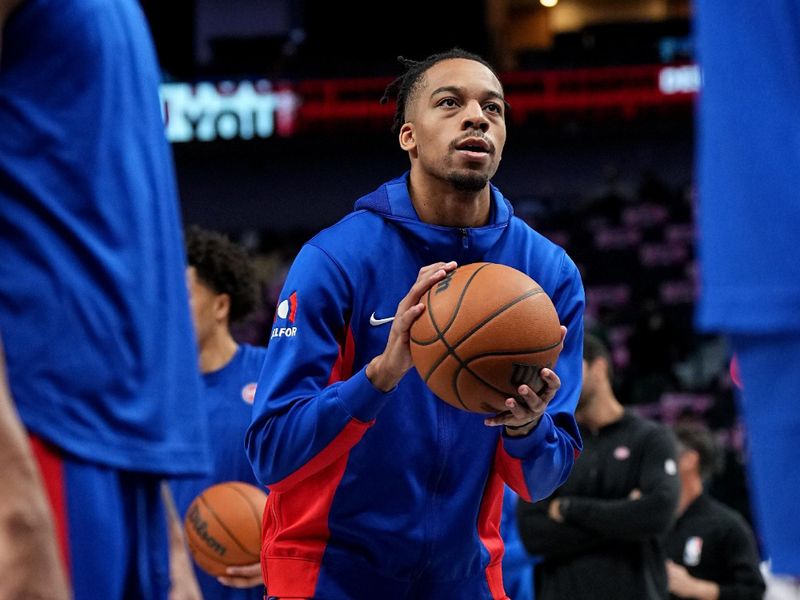 DALLAS, TX - OCTOBER 20: Tosan Evbuomwan #18 of the Detroit Pistons shoots the ball before the game against the Dallas Mavericks on October 20, 2023 at the American Airlines Center in Dallas, Texas. NOTE TO USER: User expressly acknowledges and agrees that, by downloading and or using this photograph, User is consenting to the terms and conditions of the Getty Images License Agreement. Mandatory Copyright Notice: Copyright 2023 NBAE (Photo by Glenn James/NBAE via Getty Images)