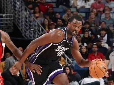 NEW ORLEANS, LA - NOVEMBER 20: Harrison Barnes #40 of the Sacramento Kings goes to the basket during the game on November 20, 2023 at the Smoothie King Center in New Orleans, Louisiana. NOTE TO USER: User expressly acknowledges and agrees that, by downloading and or using this Photograph, user is consenting to the terms and conditions of the Getty Images License Agreement. Mandatory Copyright Notice: Copyright 2023 NBAE (Photo by Layne Murdoch Jr/NBAE via Getty Images)