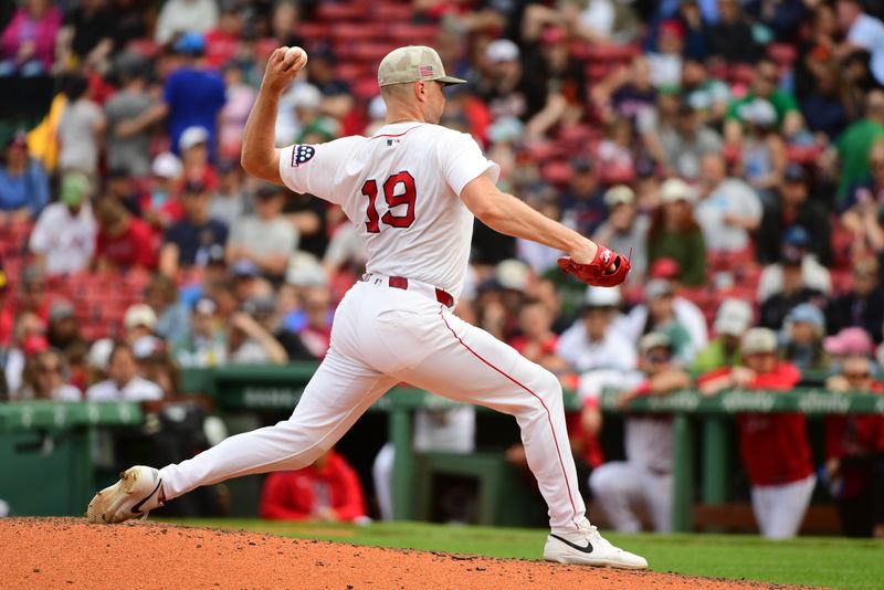 May 18, 2025; Boston, Massachusetts, USA; Boston Red Sox starting pitcher Sean Newcomb (19) pitches during the ninth inning against the Atlanta Braves at Fenway Park. Mandatory Credit: Bob DeChiara-Imagn Images