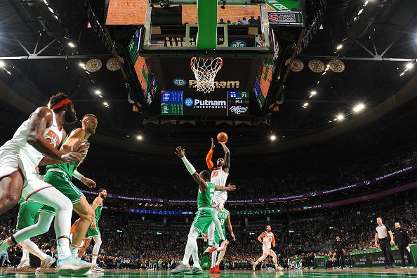 BOSTON, MA - DECEMBER 8: Julius Randle #30 of the New York Knicks shoots the ball during the game  on December 8, 2023 at the TD Garden in Boston, Massachusetts. NOTE TO USER: User expressly acknowledges and agrees that, by downloading and or using this photograph, User is consenting to the terms and conditions of the Getty Images License Agreement. Mandatory Copyright Notice: Copyright 2023 NBAE  (Photo by Brian Babineau/NBAE via Getty Images)