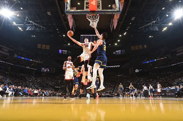 SAN FRANCISCO, CA - DECEMBER 28: Duncan Robinson #55 of the Miami Heat drives to the basket during the game against the Golden State Warriors on December 28, 2023 at Chase Center in San Francisco, California. NOTE TO USER: User expressly acknowledges and agrees that, by downloading and or using this photograph, user is consenting to the terms and conditions of Getty Images License Agreement. Mandatory Copyright Notice: Copyright 2023 NBAE (Photo by Noah Graham/NBAE via Getty Images)