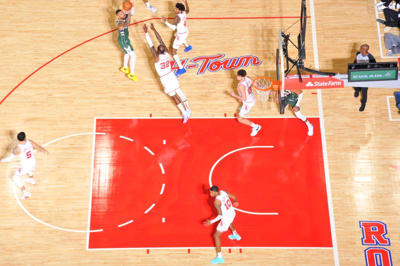 HOUSTON, TX - JANUARY 6: Damian Lillard #0 of the Milwaukee Bucks shoots the ball during the game against the Houston Rockets on January 6, 2024 at the Toyota Center in Houston, Texas. NOTE TO USER: User expressly acknowledges and agrees that, by downloading and or using this photograph, User is consenting to the terms and conditions of the Getty Images License Agreement. Mandatory Copyright Notice: Copyright 2024 NBAE (Photo by Logan Riely/NBAE via Getty Images)