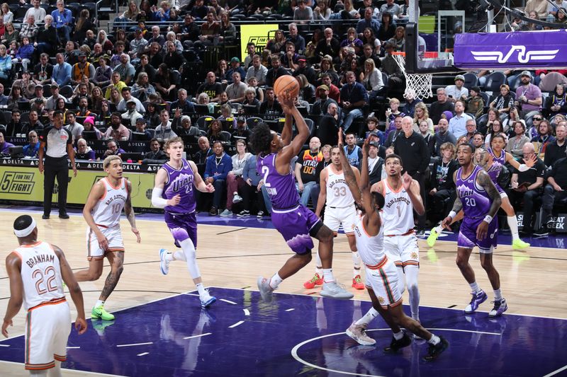 SALT LAKE CITY, UT - FEBRUARY 25: Colin Sexton #2 of the Utah Jazz shoots the ball during the game against the San Antonio Spurs on February 25, 2024 at vivint.SmartHome Arena in Salt Lake City, Utah. NOTE TO USER: User expressly acknowledges and agrees that, by downloading and or using this Photograph, User is consenting to the terms and conditions of the Getty Images License Agreement. Mandatory Copyright Notice: Copyright 2024 NBAE (Photo by Melissa Majchrzak/NBAE via Getty Images)