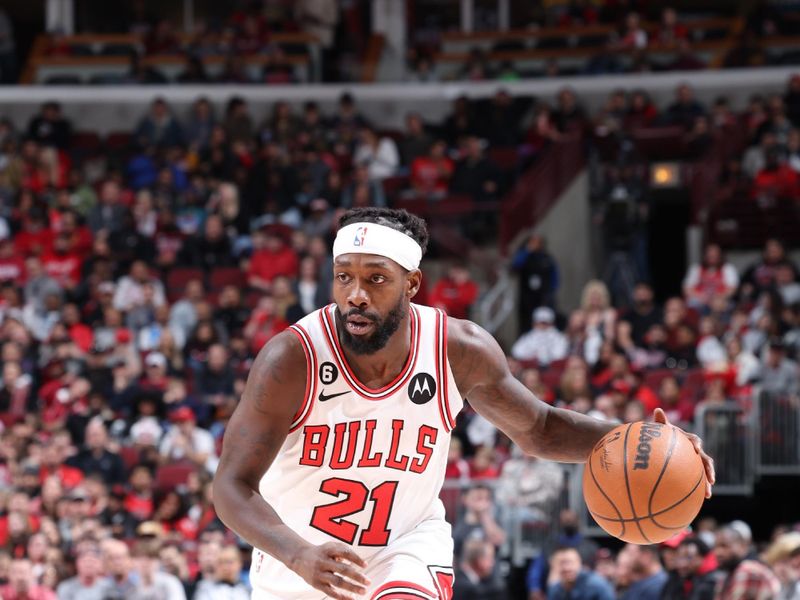 CHICAGO, IL - FEBRUARY 26: Patrick Beverley #21 of the Chicago Bulls dribbles the ball during the game against the Washington Wizards on February 26, 2023 at United Center in Chicago, Illinois. NOTE TO USER: User expressly acknowledges and agrees that, by downloading and or using this photograph, User is consenting to the terms and conditions of the Getty Images License Agreement. Mandatory Copyright Notice: Copyright 2023 NBAE (Photo by Jeff Haynes/NBAE via Getty Images)