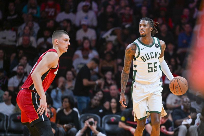 MIAMI, FL - NOVEMBER 26:  Delon Wright #55 of the Milwaukee Bucks dribbles the ball during the NBA Cup game against the Miami Heat on November 26, 2024 at Kaseya Center in Miami, Florida. NOTE TO USER: User expressly acknowledges and agrees that, by downloading and or using this Photograph, user is consenting to the terms and conditions of the Getty Images License Agreement. Mandatory Copyright Notice: Copyright 2024 NBAE (Photo by Chris Tilley/NBAE via Getty Images)