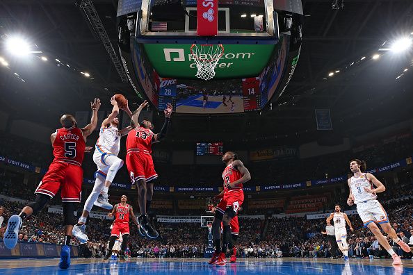 OKLAHOMA CITY, OK - NOVEMBER 22:  Chet Holmgren #7 of the Oklahoma City Thunder drives to the basket during the game against the Chicago Bulls on November 22, 2023 at Paycom Arena in Oklahoma City, Oklahoma. NOTE TO USER: User expressly acknowledges and agrees that, by downloading and or using this photograph, User is consenting to the terms and conditions of the Getty Images License Agreement. Mandatory Copyright Notice: Copyright 2023 NBAE (Photo by Zach Beeker/NBAE via Getty Images)