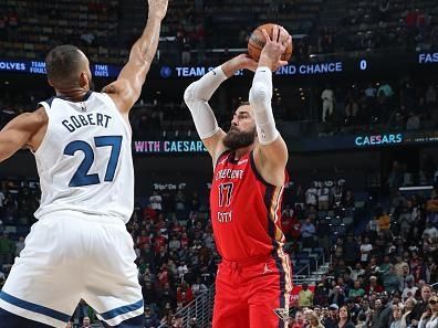 NEW ORLEANS, LA - DECEMBER 11: Jonas Valanciunas #17 of the New Orleans Pelicans handles the ball during the game against the Minnesota Timberwolves on December 11, 2023 at the Smoothie King Center in New Orleans, Louisiana. NOTE TO USER: User expressly acknowledges and agrees that, by downloading and or using this Photograph, user is consenting to the terms and conditions of the Getty Images License Agreement. Mandatory Copyright Notice: Copyright 2023 NBAE (Photo by Layne Murdoch Jr./NBAE via Getty Images)