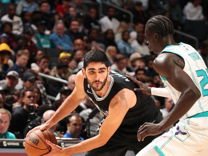 CHARLOTTE, NC - JANUARY 4: Santi Aldama #7 of the Memphis Grizzlies handles the ball during the game against the Charlotte Hornets on January 4, 2023 at Spectrum Center in Charlotte, North Carolina. NOTE TO USER: User expressly acknowledges and agrees that, by downloading and or using this photograph, User is consenting to the terms and conditions of the Getty Images License Agreement. Mandatory Copyright Notice: Copyright 2023 NBAE (Photo by Kent Smith/NBAE via Getty Images)