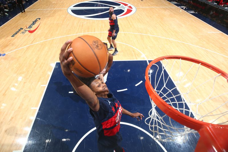 WASHINGTON, DC -? NOVEMBER 4: Bub Carrington #8 of the Washington Wizards dunks the ball during the game against the Golden State Warriors on November 4, 2024 at Capital One Arena in Washington, DC. NOTE TO USER: User expressly acknowledges and agrees that, by downloading and or using this Photograph, user is consenting to the terms and conditions of the Getty Images License Agreement. Mandatory Copyright Notice: Copyright 2024 NBAE (Photo by Stephen Gosling/NBAE via Getty Images)