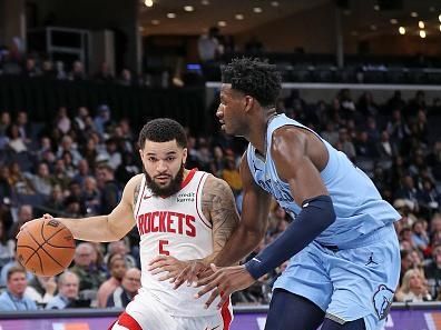 MEMPHIS, TENNESSEE - DECEMBER 15: Fred VanVleet #5 of the Houston Rockets drives to the basket against Jaren Jackson Jr. #13 of the Memphis Grizzlies during the second half at FedExForum on December 15, 2023 in Memphis, Tennessee. NOTE TO USER: User expressly acknowledges and agrees that, by downloading and or using this photograph, User is consenting to the terms and conditions of the Getty Images License Agreement. (Photo by Justin Ford/Getty Images)