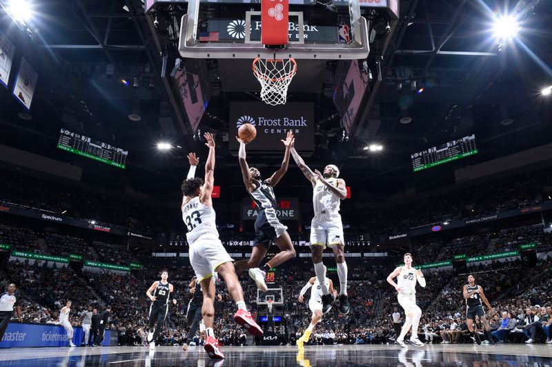 SAN ANTONIO, TX - NOVEMBER 9: Blake Wesley #14 of the San Antonio Spurs drives to the basket during the game against the Utah Jazz on November 9, 2024 at the Frost Bank Center in San Antonio, Texas. NOTE TO USER: User expressly acknowledges and agrees that, by downloading and or using this photograph, user is consenting to the terms and conditions of the Getty Images License Agreement. Mandatory Copyright Notice: Copyright 2024 NBAE (Photos by Logan Riely/NBAE via Getty Images)