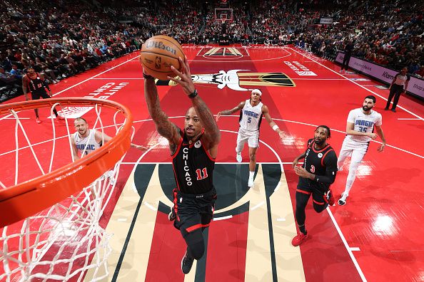 CHICAGO, IL - NOVEMBER 17:  DeMar DeRozan #11 of the Chicago Bulls drives to the basket during the game against the Orlando Magic during the In-Season Tournament game on November 17, 2023 at United Center in Chicago, Illinois. NOTE TO USER: User expressly acknowledges and agrees that, by downloading and or using this photograph, User is consenting to the terms and conditions of the Getty Images License Agreement. Mandatory Copyright Notice: Copyright 2023 NBAE (Photo by Jeff Haynes/NBAE via Getty Images)