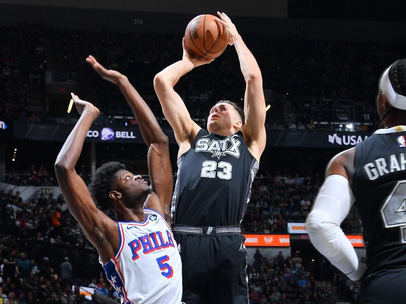 SAN ANTONIO, TX - APRIL 7: Zach Collins #23 of the San Antonio Spurs drives to the basket during the game against the Philadelphia 76ers on April 7, 2024 at the Frost Bank Center in San Antonio, Texas. NOTE TO USER: User expressly acknowledges and agrees that, by downloading and or using this photograph, user is consenting to the terms and conditions of the Getty Images License Agreement. Mandatory Copyright Notice: Copyright 2024 NBAE (Photos by Michael Gonzales/NBAE via Getty Images)