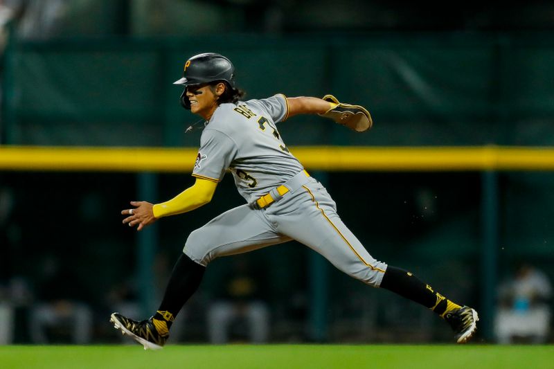 Sep 22, 2023; Cincinnati, Ohio, USA; Pittsburgh Pirates center fielder Ji Hwan Bae (3) leads off from first in the seventh inning against the Cincinnati Reds at Great American Ball Park. Mandatory Credit: Katie Stratman-USA TODAY Sports