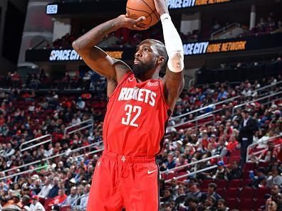 HOUSTON, TX - DECEMBER 11: Jeff Green #32 of the Houston Rockets three point basket during the game against the San Antonio Spurs on December 11, 2023 at the Toyota Center in Houston, Texas. NOTE TO USER: User expressly acknowledges and agrees that, by downloading and or using this photograph, User is consenting to the terms and conditions of the Getty Images License Agreement. Mandatory Copyright Notice: Copyright 2023 NBAE (Photo by Logan Riely/NBAE via Getty Images)