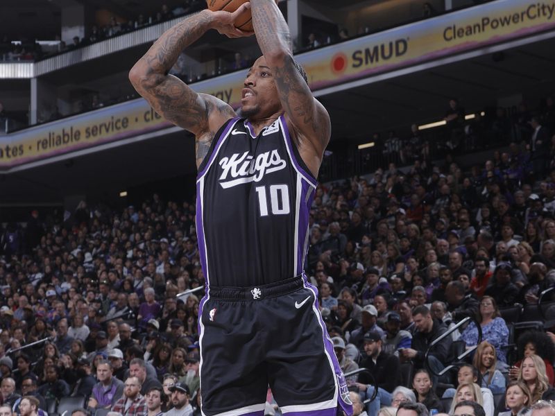SACRAMENTO, CA - JANUARY 16: DeMar DeRozan #10 of the Sacramento Kings shoots the ball during the game against the Houston Rockets on January 16, 2025 at Golden 1 Center in Sacramento, California. NOTE TO USER: User expressly acknowledges and agrees that, by downloading and or using this Photograph, user is consenting to the terms and conditions of the Getty Images License Agreement. Mandatory Copyright Notice: Copyright 2025 NBAE (Photo by Rocky Widner/NBAE via Getty Images)