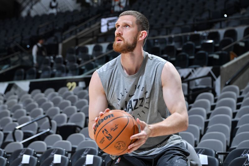 SAN ANTONIO, TX - NOVEMBER 9: Svi Mykhailiuk #19 of the Utah Jazz warms up before the game against the San Antonio Spurs on November 9, 2024 at the Frost Bank Center in San Antonio, Texas. NOTE TO USER: User expressly acknowledges and agrees that, by downloading and or using this photograph, user is consenting to the terms and conditions of the Getty Images License Agreement. Mandatory Copyright Notice: Copyright 2024 NBAE (Photos by Michael Gonzales/NBAE via Getty Images)