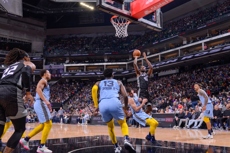 SACRAMENTO, CA - JANUARY 23:  Harrison Barnes #40 of the Sacramento Kings drives to the basket during the game against the  Memphis Grizzlies  on January 23, 2023 at Golden 1 Center in Sacramento, California. NOTE TO USER: User expressly acknowledges and agrees that, by downloading and or using this Photograph, user is consenting to the terms and conditions of the Getty Images License Agreement. Mandatory Copyright Notice: Copyright 2023 NBAE (Photo by Rocky Widner/NBAE via Getty Images)